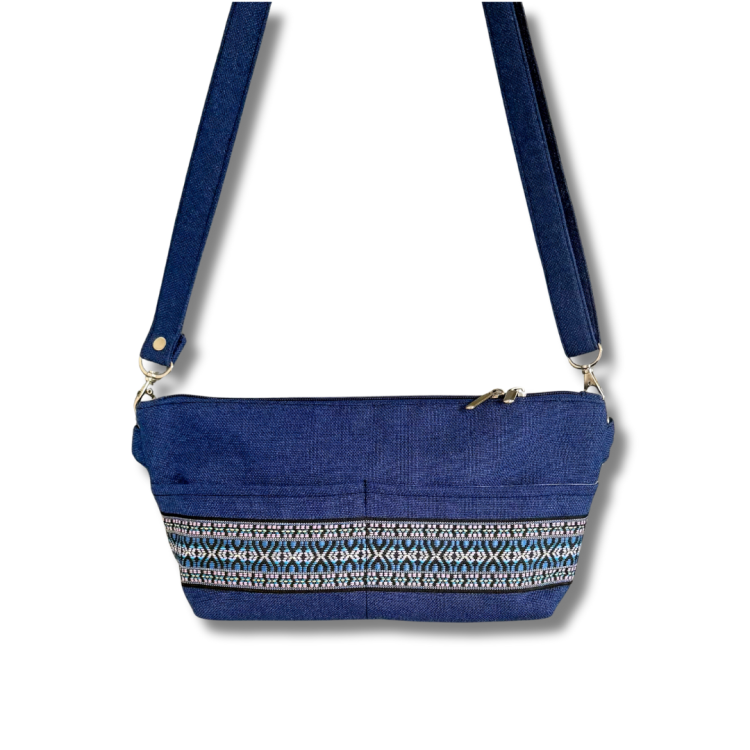 torebka granatowa cała wisi 2.png
