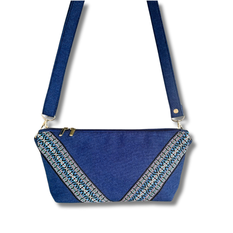 torebka granatowa cała wisi.png