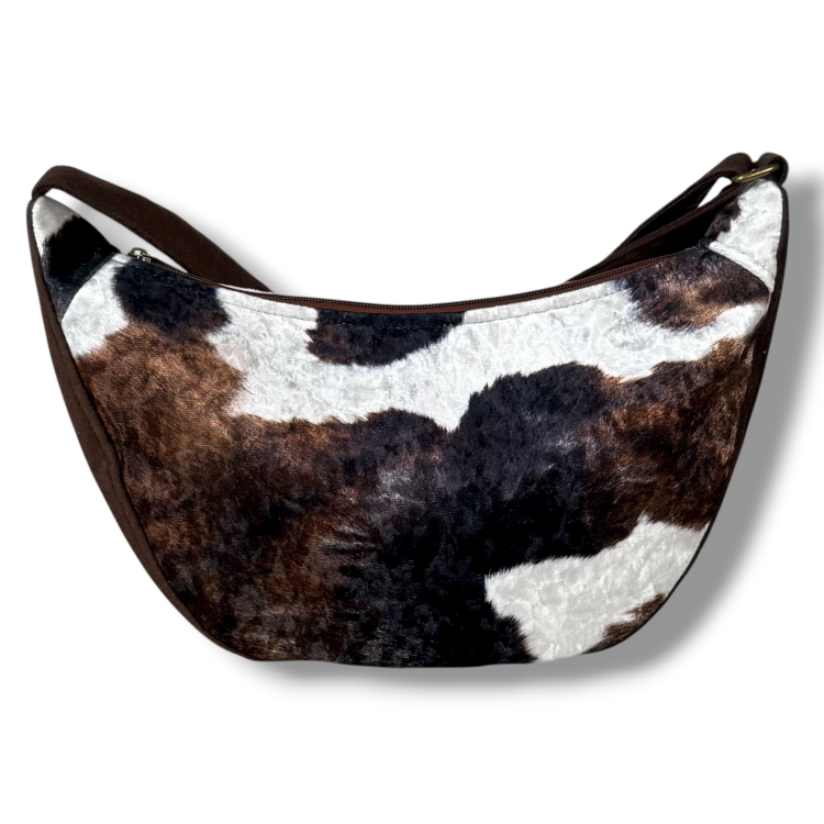 half moon bag krówka detal 1.jpeg