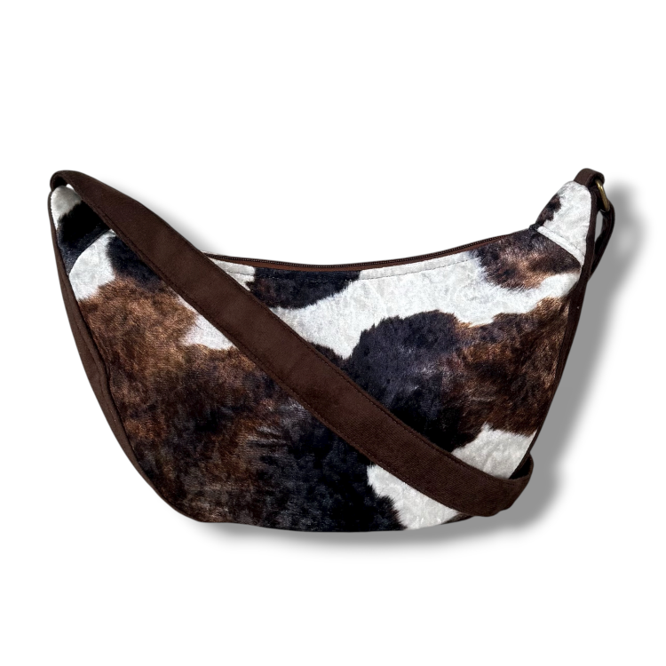 half moon bag krówka detal 2.jpeg