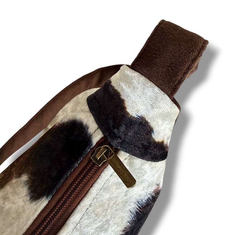 half moon bag krówka detal 3.jpeg