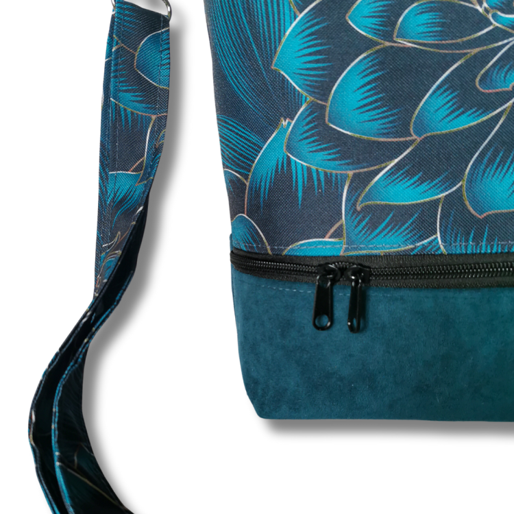 LISTONOSZKA NIEBIESKI KWIAT DETAL 3.png